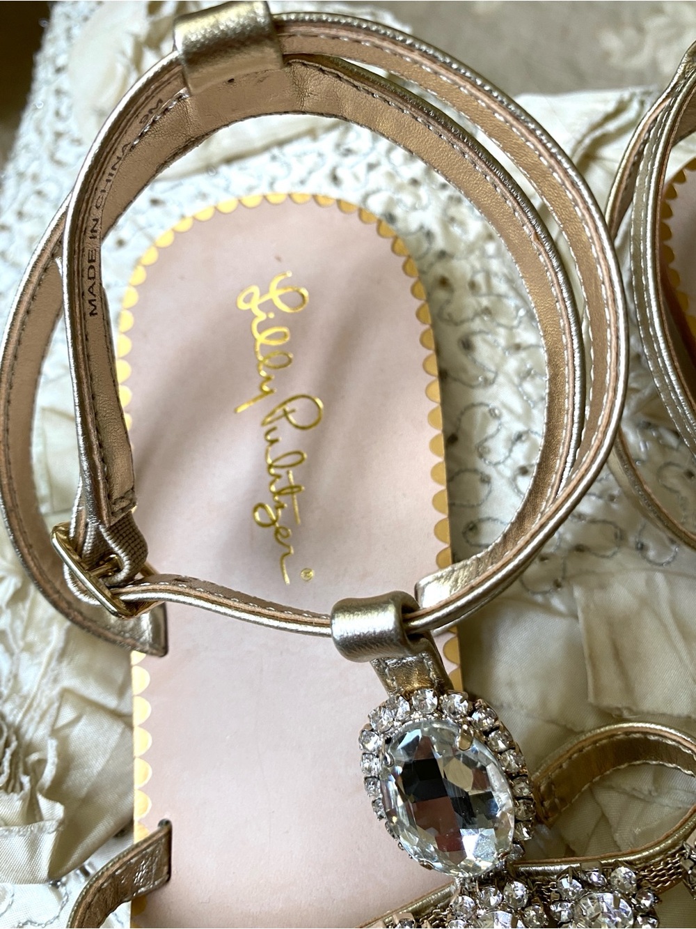 Lilly Pulitzer Katie Embellished Sandals Rhinestone Gold Metallic Sz 9 - Picture 6 of 16